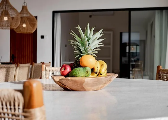 Casa Bila - Luxe & 3br Pool Villa Canggu (Bali)