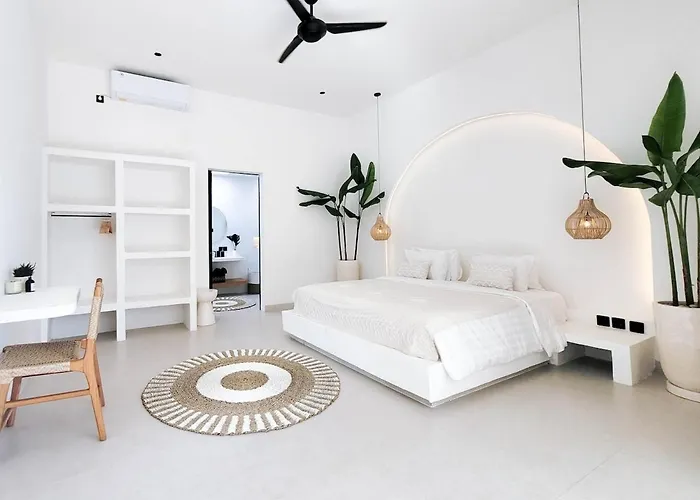 Casa Bila - Luxe & 3br Pool Canggu (Bali)