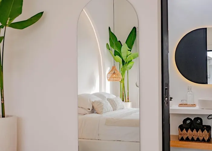 Casa Bila - Luxe & 3br Pool Villa Canggu (Bali)