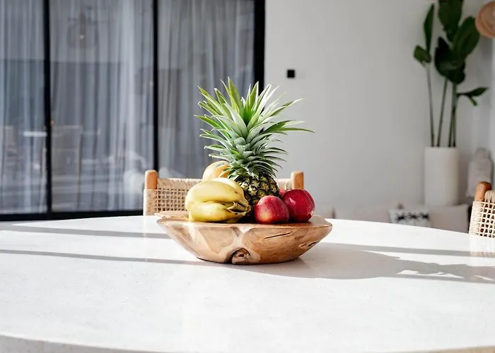 Casa Bila - Luxe & 3br Pool Canggu (Bali)