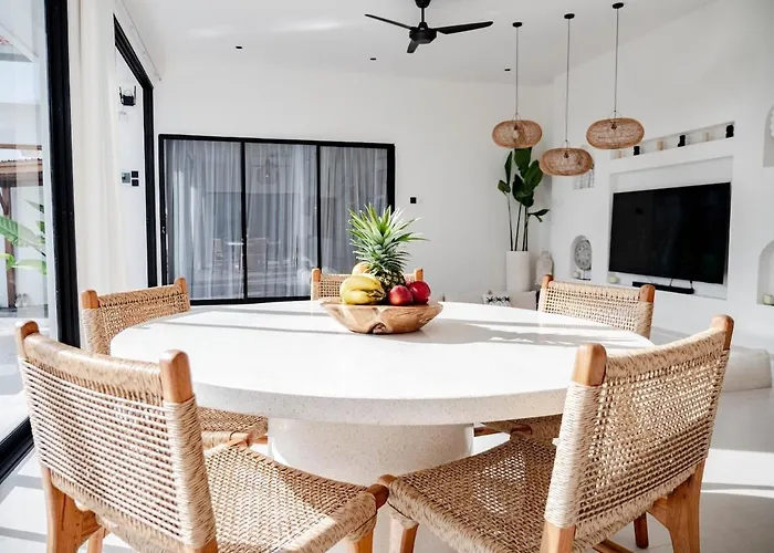 Villa Casa Bila - Luxe & 3br Pool Canggu (Bali)